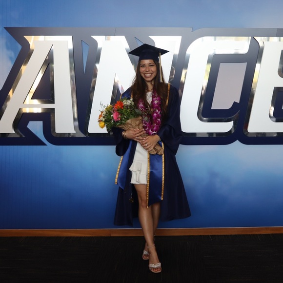 Meet your Posher, Mindy - Picture 9 of 10